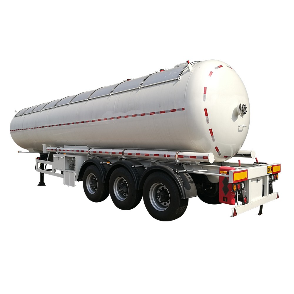 3-osiowa naczepa Lpg o pojemności 56000 litrów z markizą