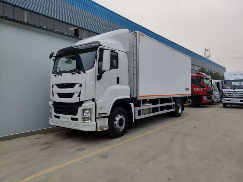 Isuzu GIGA 10-tonowa chłodnia
